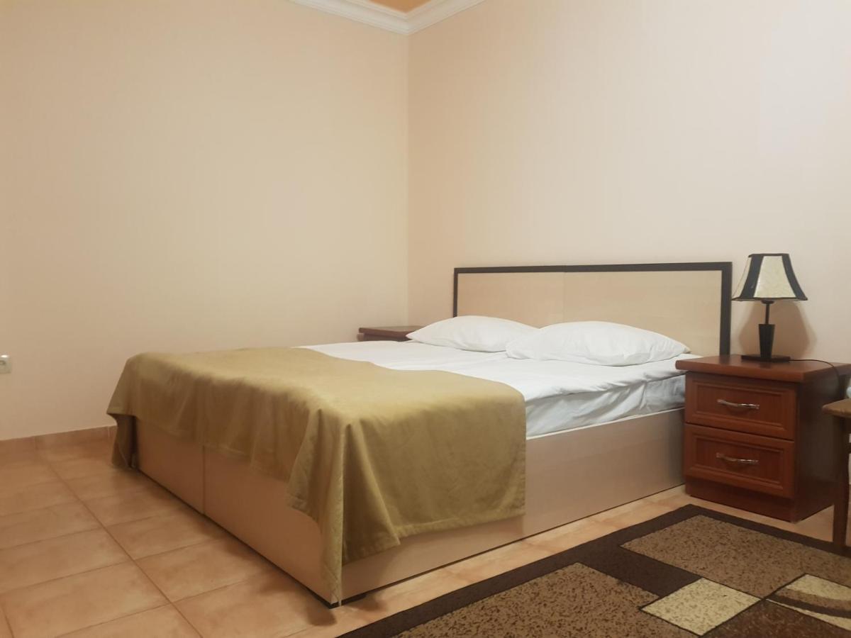 Ariana Family Hotel Dilijan Exterior photo